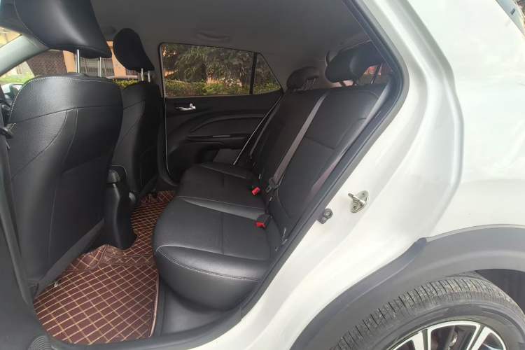 Used Kia kx1 Stonic 2019 1.4L Automatic Fun Edition China VI Interior 3