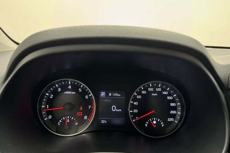 Used Kia kx1 Stonic 2019 1.4L Automatic Fun Edition China VI Interior 4