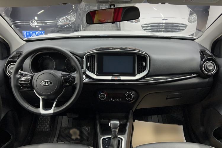 Used Kia kx1 Stonic 2019 1.4L Automatic Sport Edition China VI Interior 4