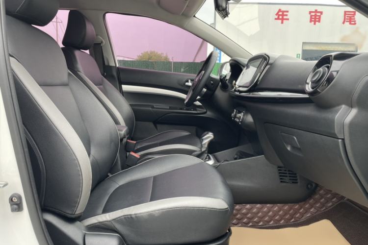 Used Kia kx1 Stonic 2019 1.4L Automatic Fun Edition China VI Interior 4