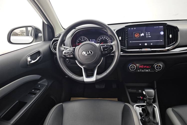 Used Kia kx1 Stonic 2019 1.4L Automatic Fun Edition China VI Interior 6