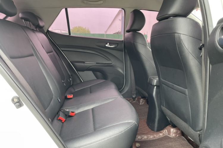 Used Kia kx1 Stonic 2019 1.4L Automatic Fun Edition China VI Interior 6
