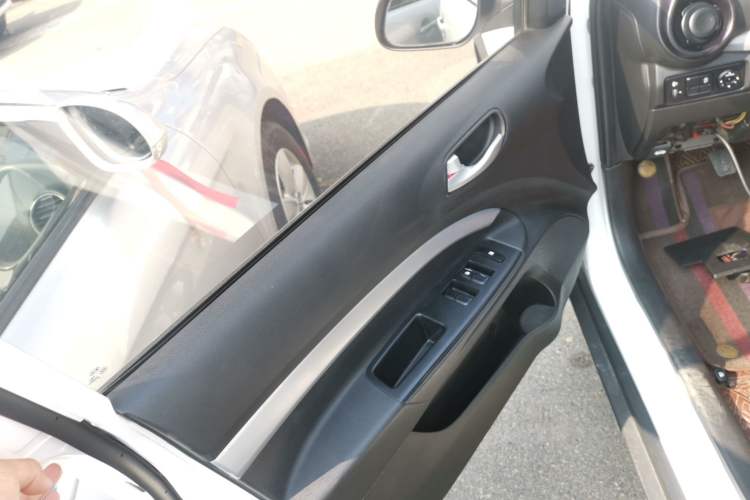 Used Kia kx1 Stonic 2019 1.4L Manual Fun Edition China VI Standard Left Front Door Interior