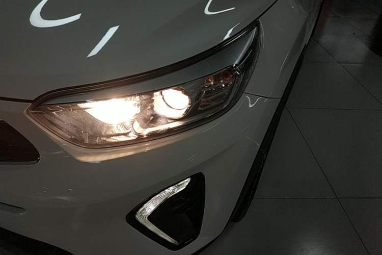 Used Kia kx1 Stonic 2019 1.4L Automatic Sport Edition China VI Left Front Headlight