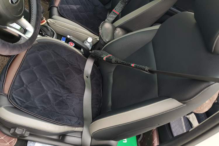 Used Kia kx1 Stonic 2019 1.4L Automatic Sport Edition China VI Left Front Seat