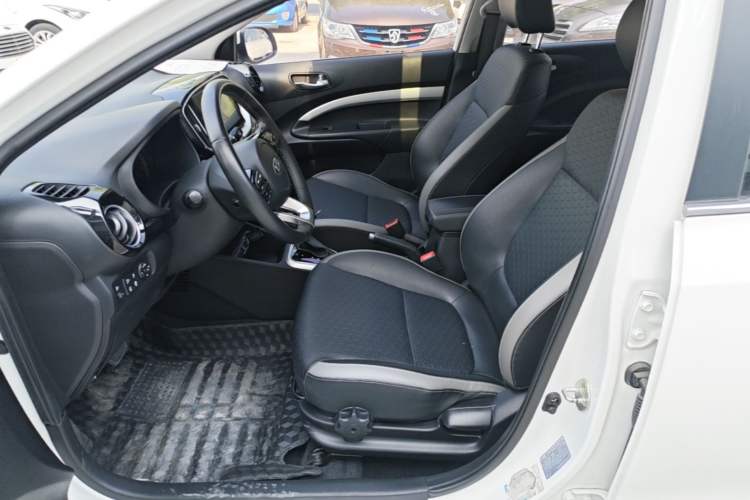 Used Kia kx1 Stonic 2019 1.4L Automatic Sport Edition China VI Left Front Seat