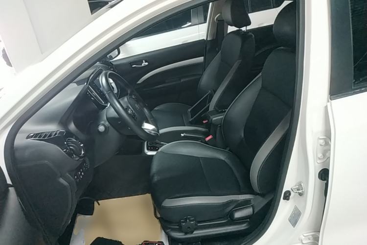 Used Kia kx1 Stonic 2019 1.4L Automatic Sport Edition China VI Left Front Seat