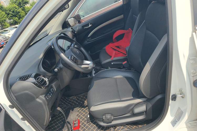 Used Kia kx1 Stonic 2019 1.4L Automatic Fun Edition China VI Left Front Seat