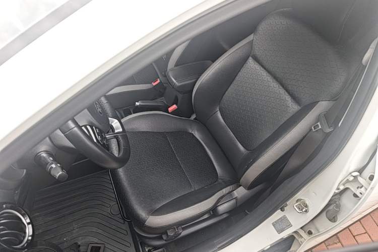 Used Kia kx1 Stonic 2019 1.4L Automatic Sport Edition China VI Left Front Seat