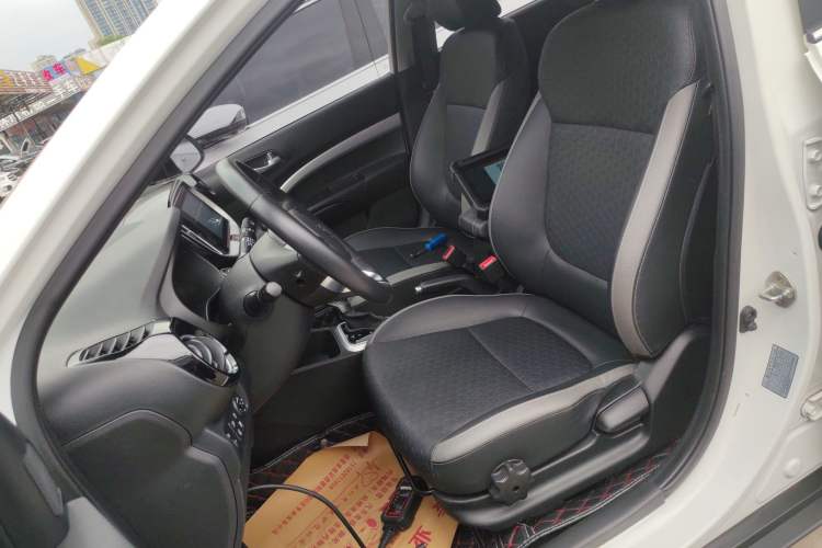 Used Kia kx1 Stonic 2019 1.4L Automatic Sport Edition China VI Left Front Seat