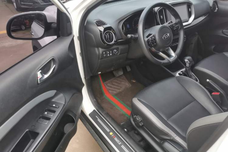 Used Kia kx1 Stonic 2019 1.4L Automatic Fun Edition China VI Left Front Seat