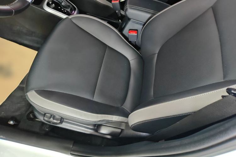 Used Kia kx1 Stonic 2019 1.4L Automatic Sport Edition China VI Left Front Seat