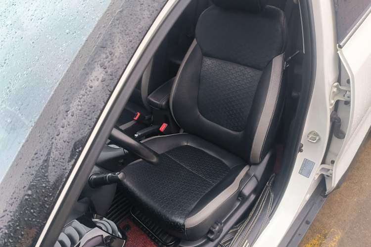 Used Kia kx1 Stonic 2019 1.4L Automatic Fun Edition China V Standard Left Front Seat