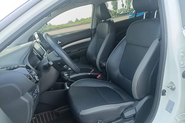 Used Kia kx1 Stonic 2019 1.4L Automatic Sport Edition China VI Left Front Seat