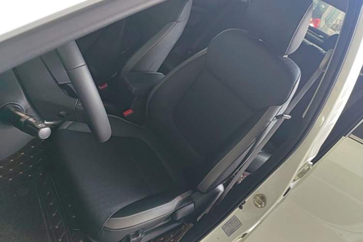 Used Kia kx1 Stonic 2019 1.4L Automatic Sport Edition China VI Left Front Seat