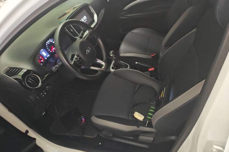 Used Kia kx1 Stonic 2019 1.4L Automatic Sport Edition China VI Left Front Seat