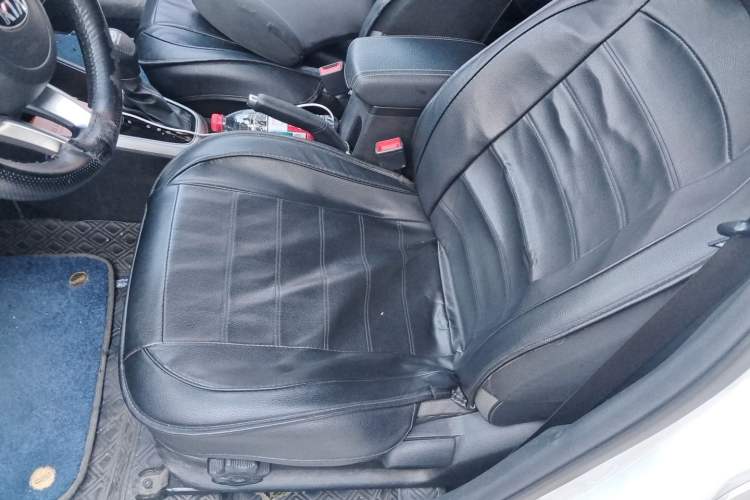 Used Kia kx1 Stonic 2019 1.4L Automatic Sport Edition China VI Left Front Seat