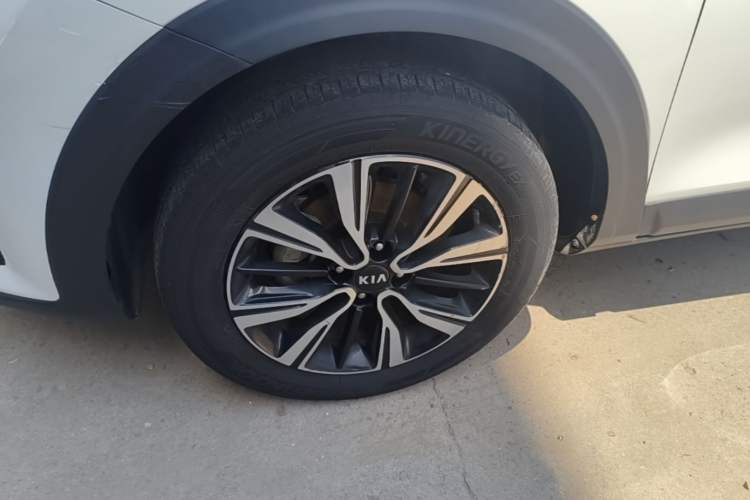 Used Kia kx1 Stonic 2019 1.4L Automatic Sport Edition China VI Left Front Wheel Hub