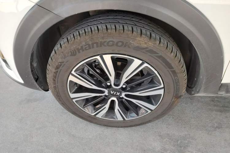 Used Kia kx1 Stonic 2019 1.4L Automatic Sport Edition China VI Left Front Wheel Hub