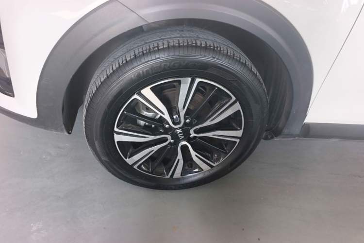 Used Kia kx1 Stonic 2019 1.4L Automatic Sport Edition China VI Left Front Wheel Hub