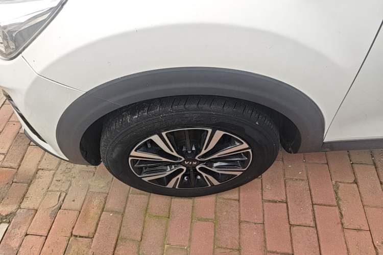 Used Kia kx1 Stonic 2019 1.4L Automatic Sport Edition China VI Left Front Wheel Hub