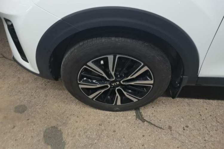 Used Kia kx1 Stonic 2019 1.4L Automatic Fun Edition China VI Left Front Wheel Hub