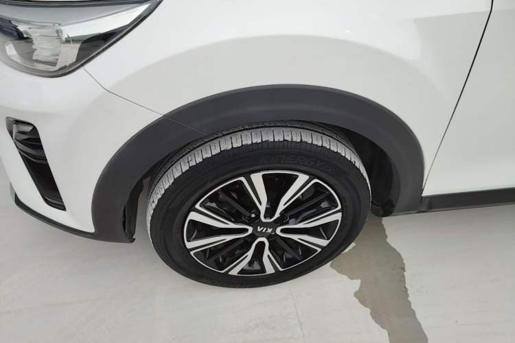 Used Kia kx1 Stonic 2019 1.4L Automatic Sport Edition China VI Left Front Wheel Hub