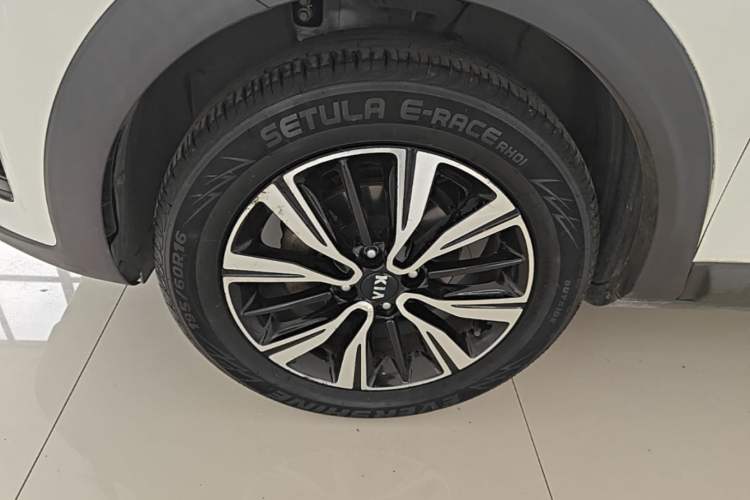 Used Kia kx1 Stonic 2019 1.4L Automatic Fun Edition China VI Left Front Wheel Hub
