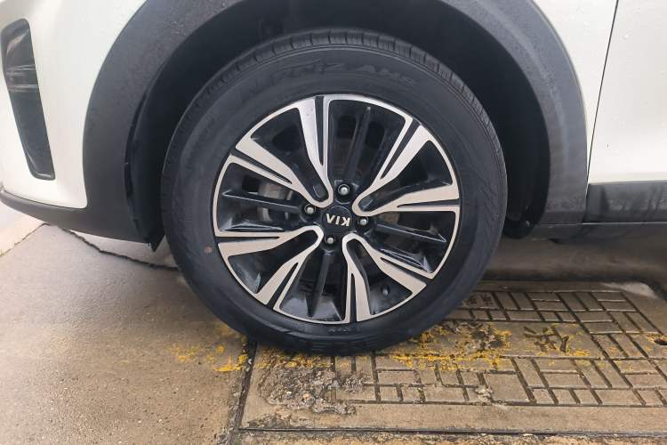 Used Kia kx1 Stonic 2019 1.4L Automatic Fun Edition China V Standard Left Front Wheel Hub
