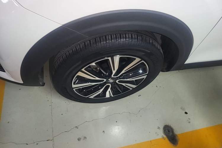 Used Kia kx1 Stonic 2019 1.4L Automatic Fun Edition China VI Left Front Wheel Hub