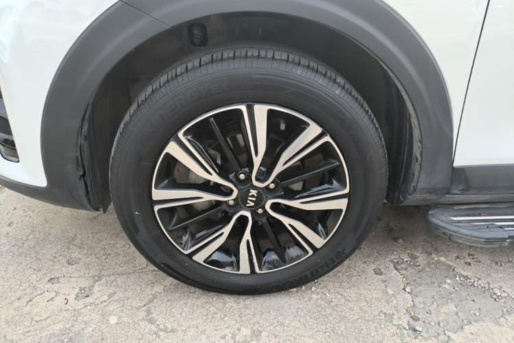 Used Kia kx1 Stonic 2019 1.4L Automatic Fun Edition China VI Left Front Wheel Hub