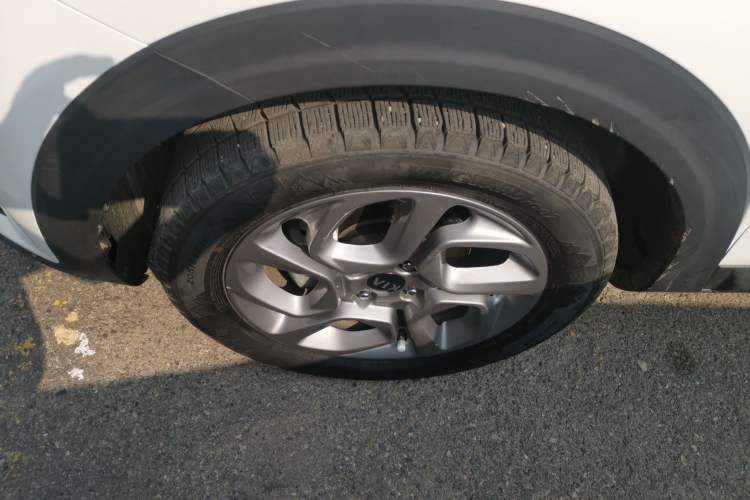 Used Kia kx1 Stonic 2019 1.4L Manual Fun Edition China VI Standard Left Front Wheel Hub