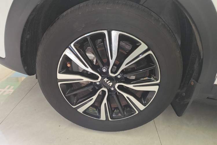 Used Kia kx1 Stonic 2019 1.4L Automatic Sport Edition China VI Left Front Wheel Hub