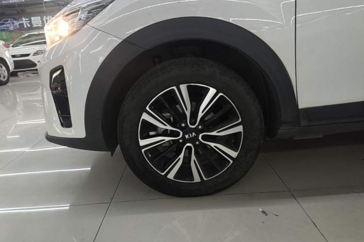 Used Kia kx1 Stonic 2019 1.4L Automatic Fun Edition China VI Left Front Wheel Hub