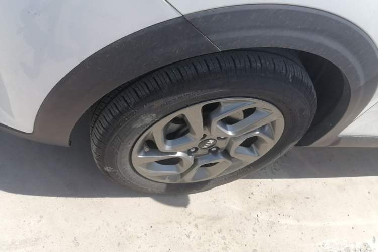 Used Kia kx1 Stonic 2019 1.4L Automatic Fun Edition China V Standard Left Front Wheel Hub