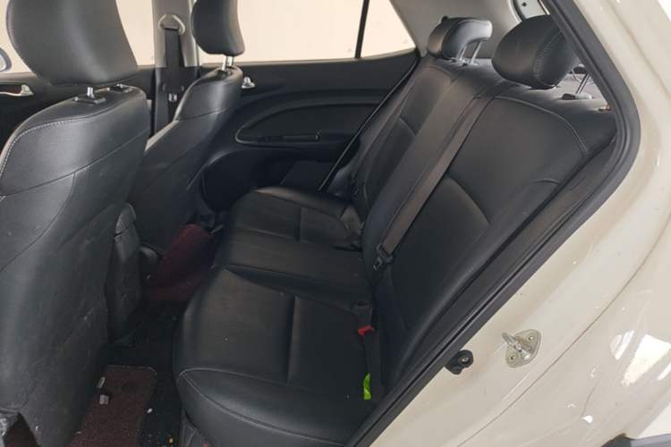 Used Kia kx1 Stonic 2019 1.4L Automatic Fun Edition China VI Left Rear Seat