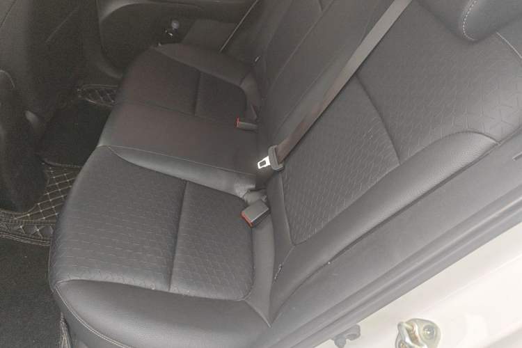 Used Kia kx1 Stonic 2019 1.4L Automatic Fun Edition China VI Left Rear Seat