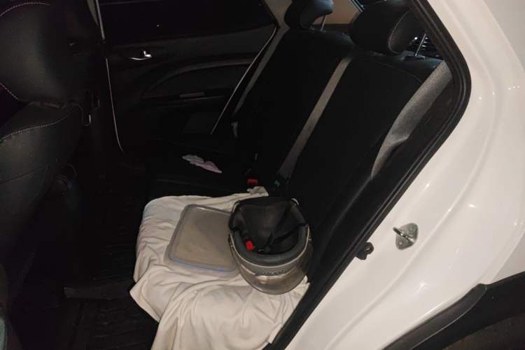 Used Kia kx1 Stonic 2019 1.4L Automatic Fun Edition China VI Left Rear Seat