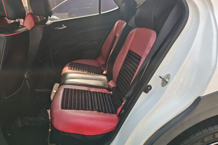 Used Kia kx1 Stonic 2019 1.4L Automatic Fun Edition China V Standard Left Rear Seat