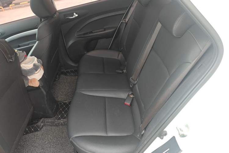 Used Kia kx1 Stonic 2019 1.4L Automatic Sport Edition China VI Left Rear Seat