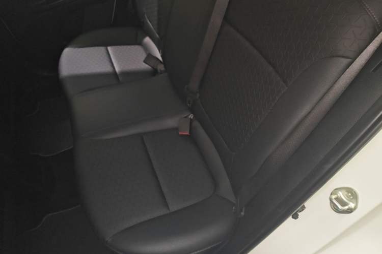 Used Kia kx1 Stonic 2019 1.4L Automatic Sport Edition China VI Left Rear Seat