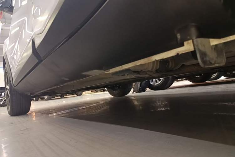 Used Kia kx1 Stonic 2019 1.4L Automatic Fun Edition China VI Left Side Sill