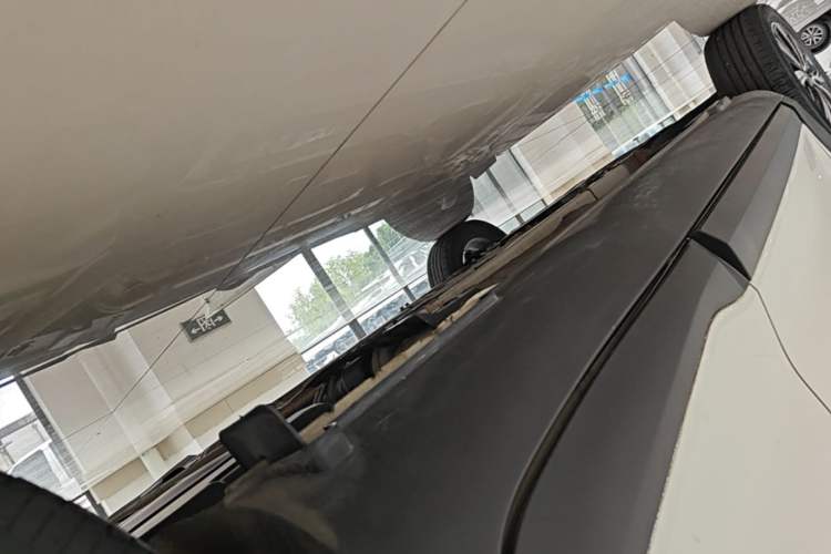 Used Kia kx1 Stonic 2019 1.4L Automatic Fun Edition China VI Left Side Sill