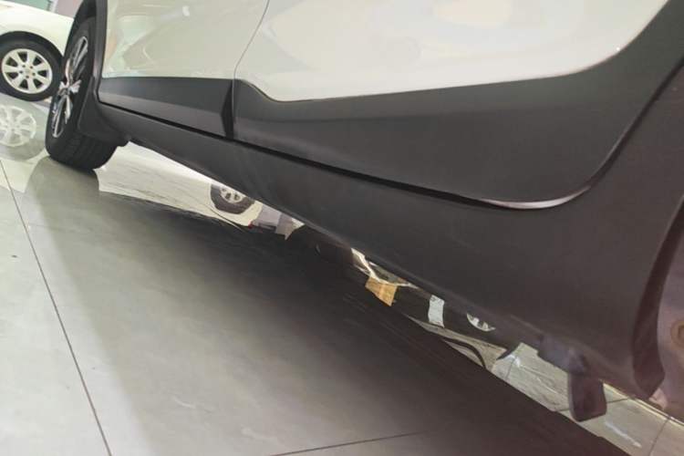 Used Kia kx1 Stonic 2019 1.4L Automatic Sport Edition China VI Left Side Sill