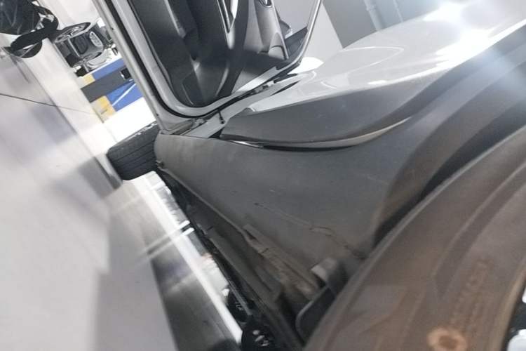 Used Kia kx1 Stonic 2019 1.4L Automatic Fun Edition China VI Left Side Sill