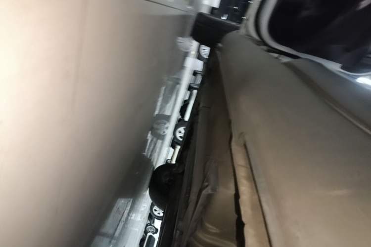 Used Kia kx1 Stonic 2019 1.4L Automatic Fun Edition China VI Left Side Sill