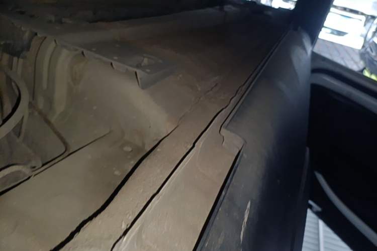 Used Kia kx1 Stonic 2019 1.4L Automatic Sport Edition China VI Left Side Sill