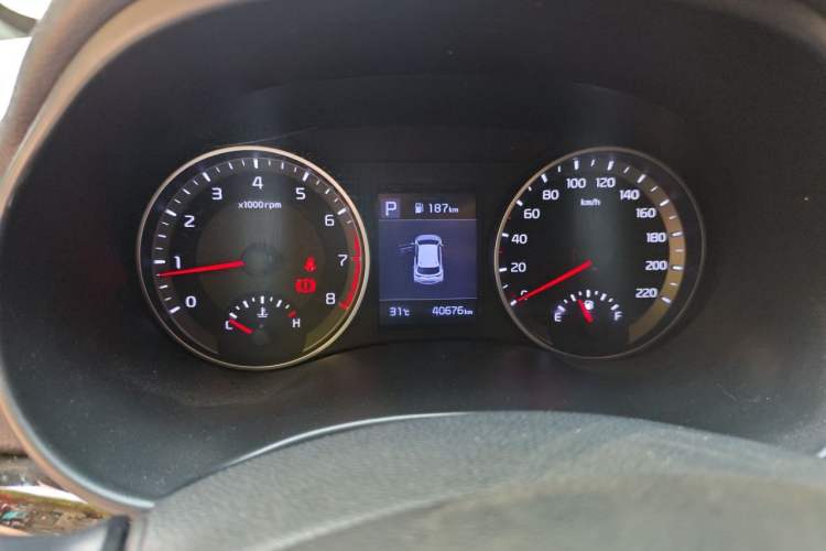 Used Kia kx1 Stonic 2019 1.4L Automatic Fun Edition China VI Odometer Close Up
