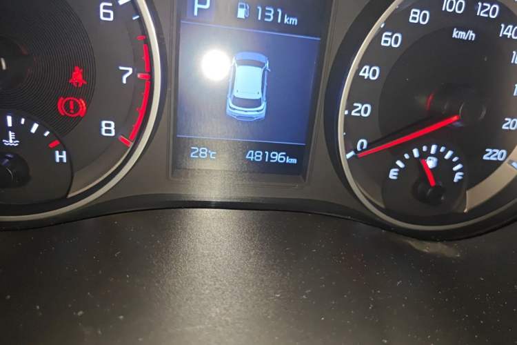 Used Kia kx1 Stonic 2019 1.4L Automatic Fun Edition China VI Odometer Close Up