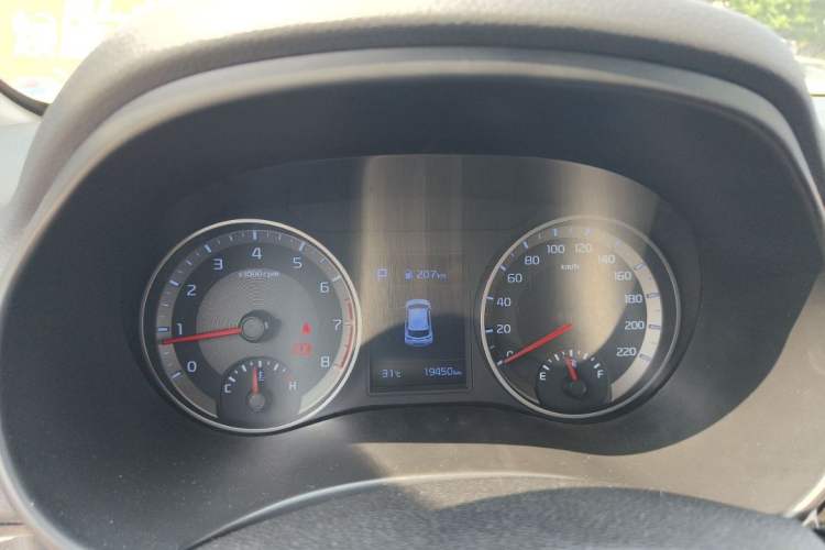 Used Kia kx1 Stonic 2019 1.4L Automatic Fun Edition China VI Odometer Close Up